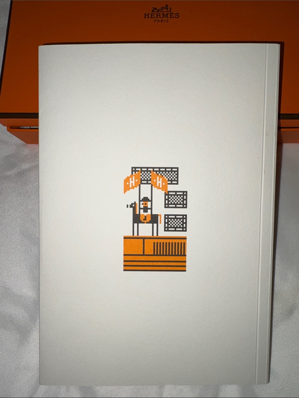 HERMES NWT Notebook “Maison Ginza” from Tokyo, Limited Edition MINT CONDITION - Picture 5 of 14